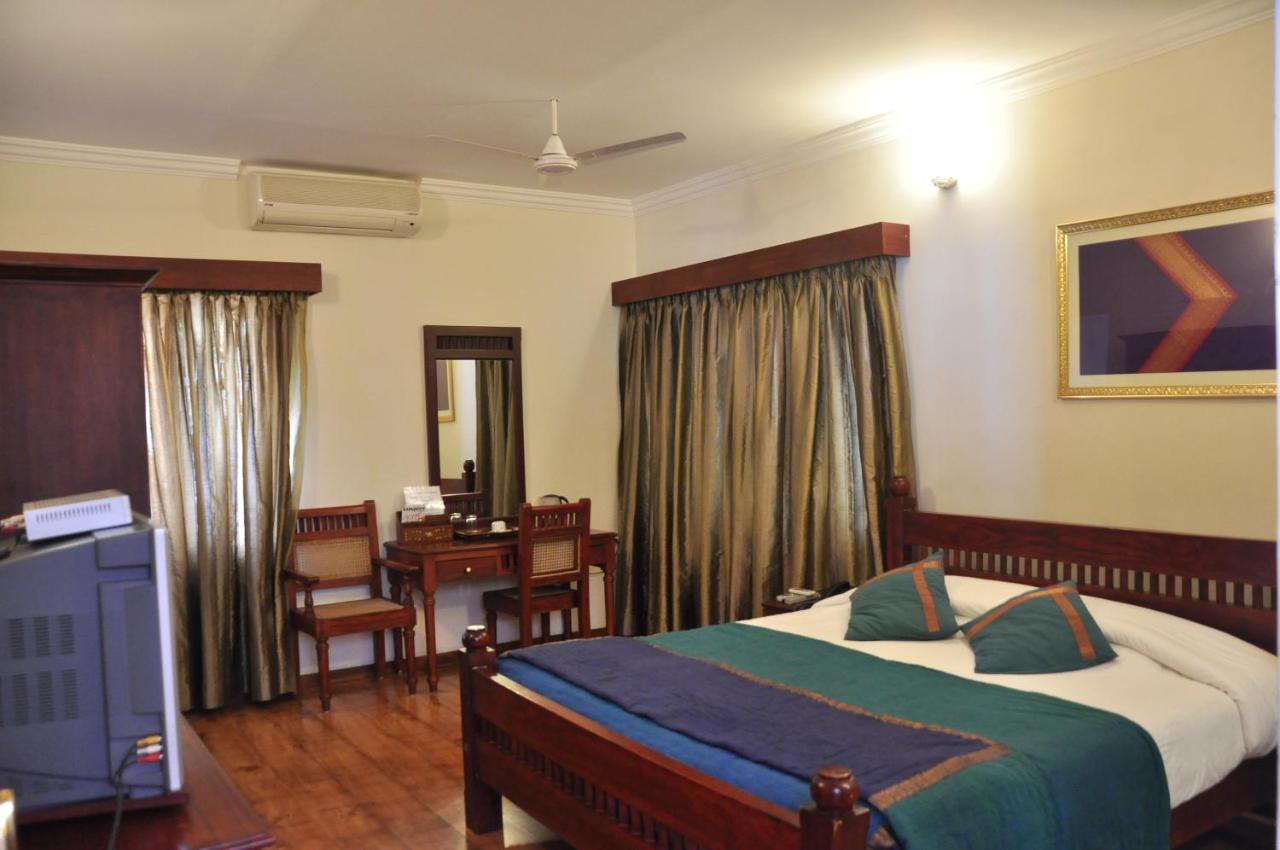 Hotel Niketana @ Boat Club Chennai Esterno foto
